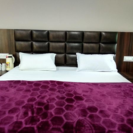 Oyo 60976 Hotel Shree Ji Morena Exterior photo